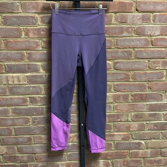 Lululemon Purple Athletic Leggings Size 4 - Picture 2 of 5